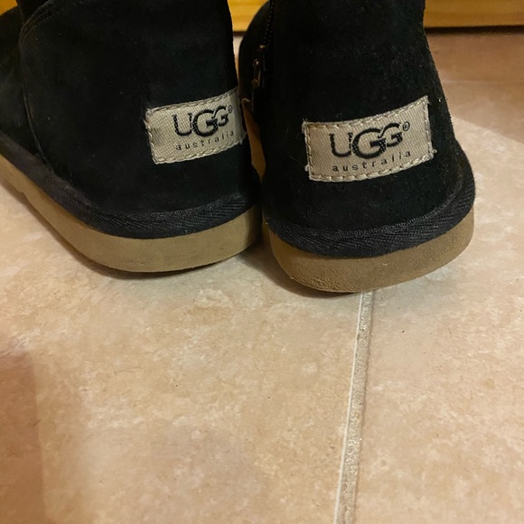 Boots - Picture 3 of 5